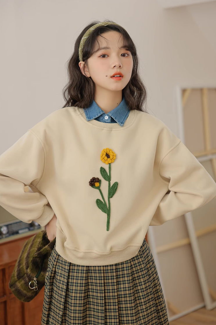 Pom Pom Wildflower Sweatshirt (Cream)