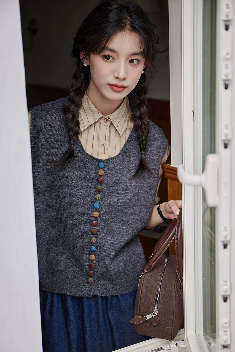 Chocolate Buttons Knitted Vest (2 Colors)