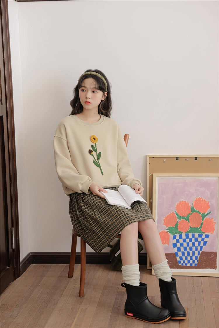 Pom Pom Wildflower Sweatshirt (Cream)