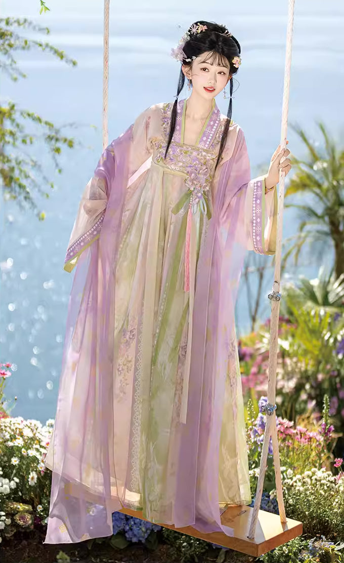 Wisteria Qixiong Ruqun Set (Green/Purple)