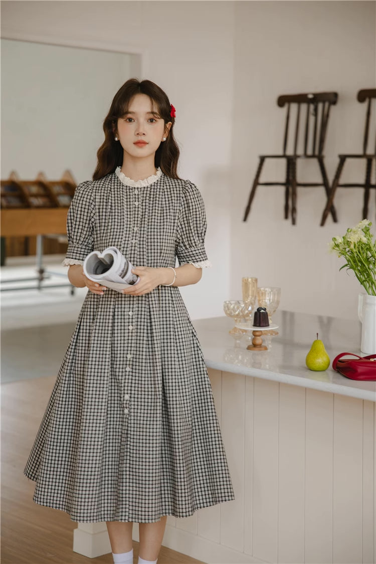 Button Up Plaid Midi Dress (Black/White)