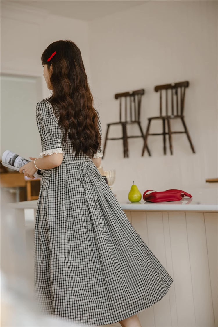 Button Up Plaid Midi Dress (Black/White)