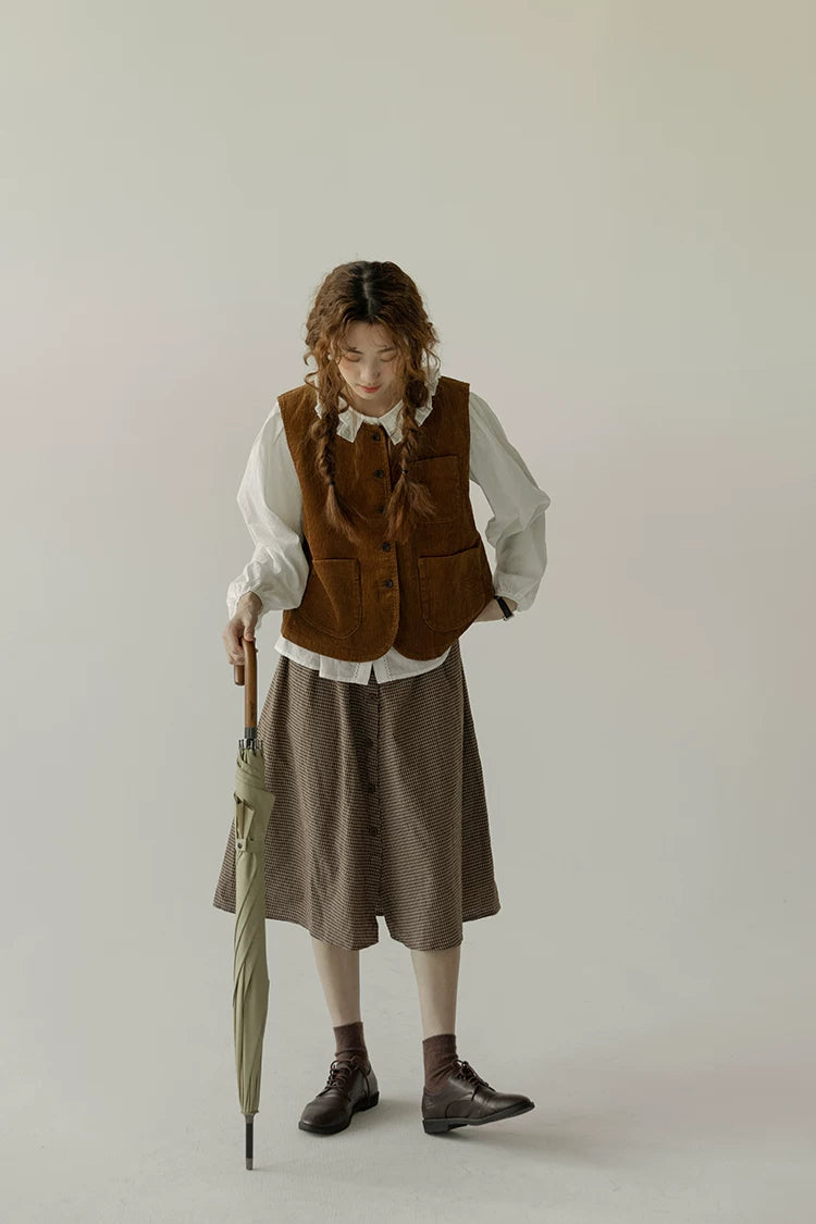 Corduroy Pocketful Vest (Brown)