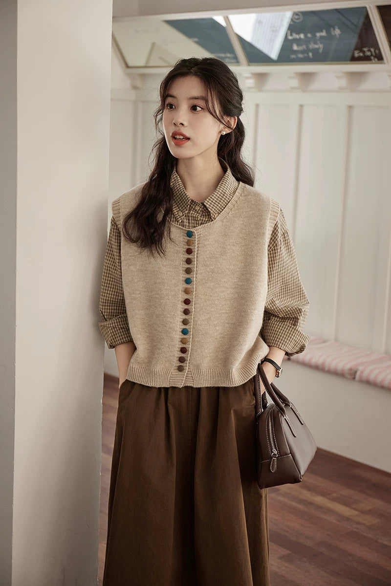 Chocolate Buttons Knitted Vest (2 Colors)