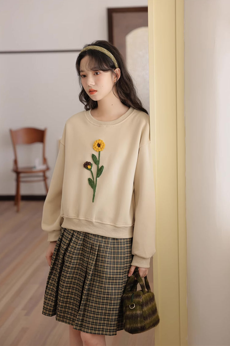 Pom Pom Wildflower Sweatshirt (Cream)