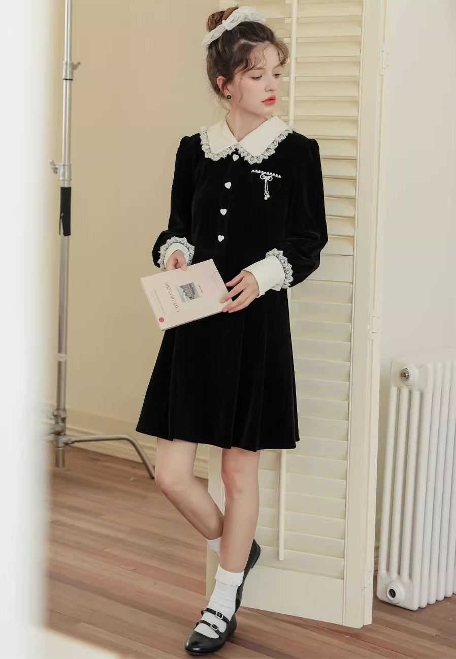 Kiki Love Velveteen Dress (Black)