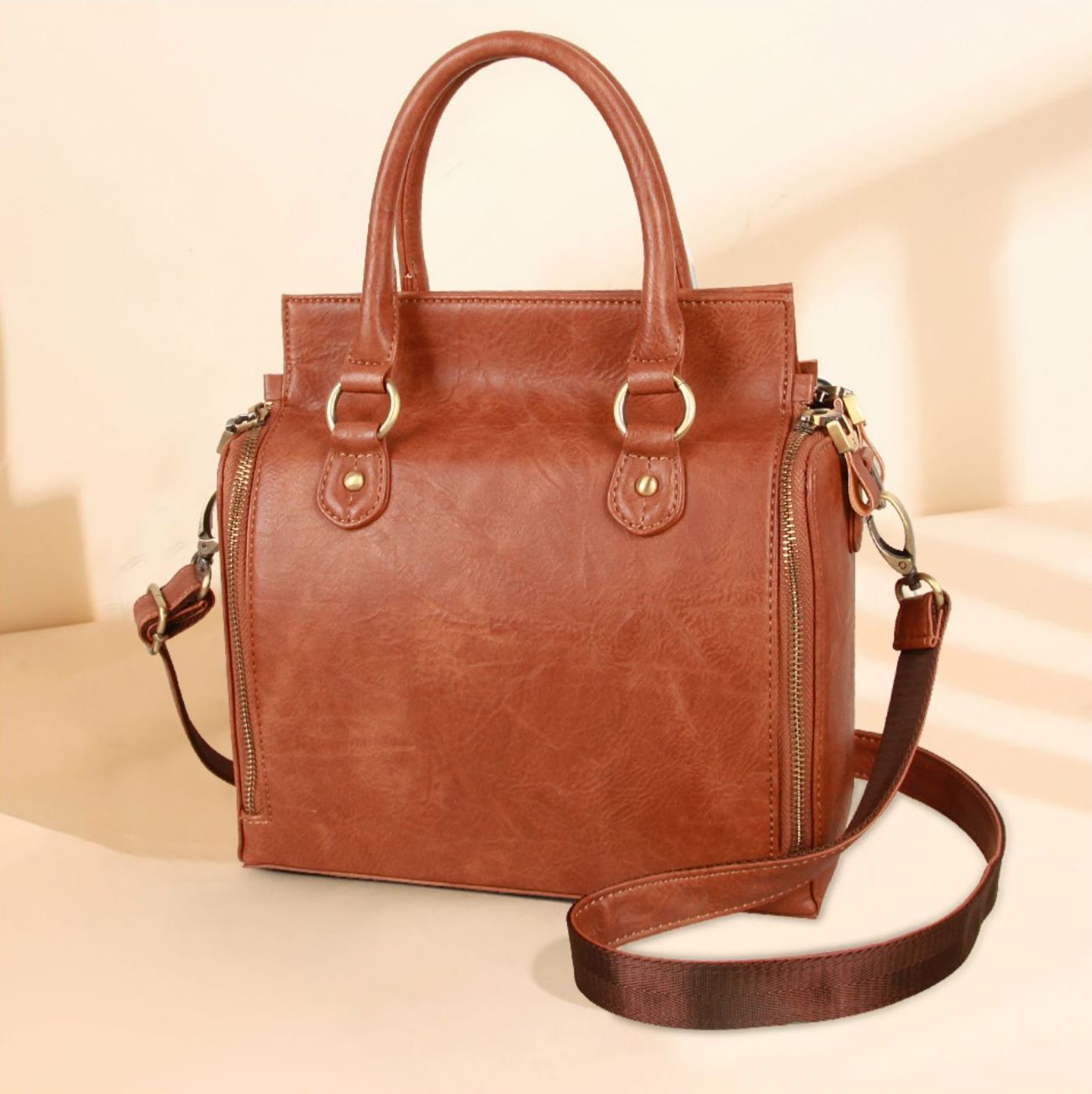 Traveller's Carry-All Bag (Cognac Brown)