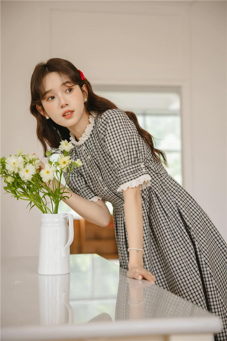 Button Up Plaid Midi Dress (Black/White)