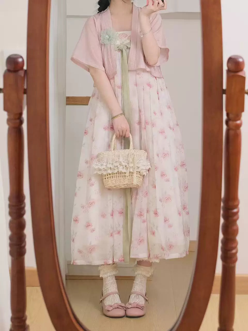 Sweet Rose Qixiong Dress (Pink/White)