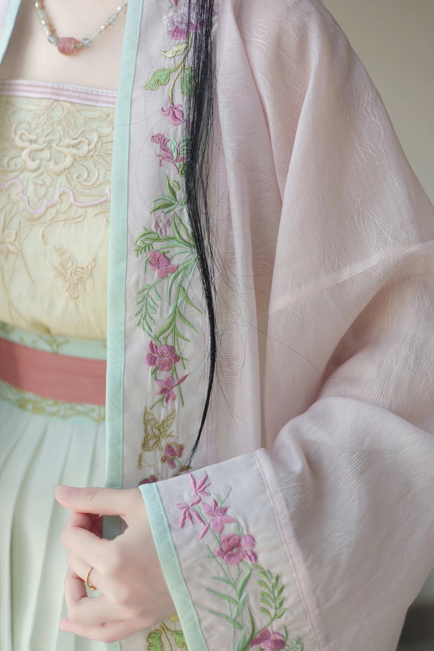 Spring Butterfly Song Beizi Set (3 Colors)