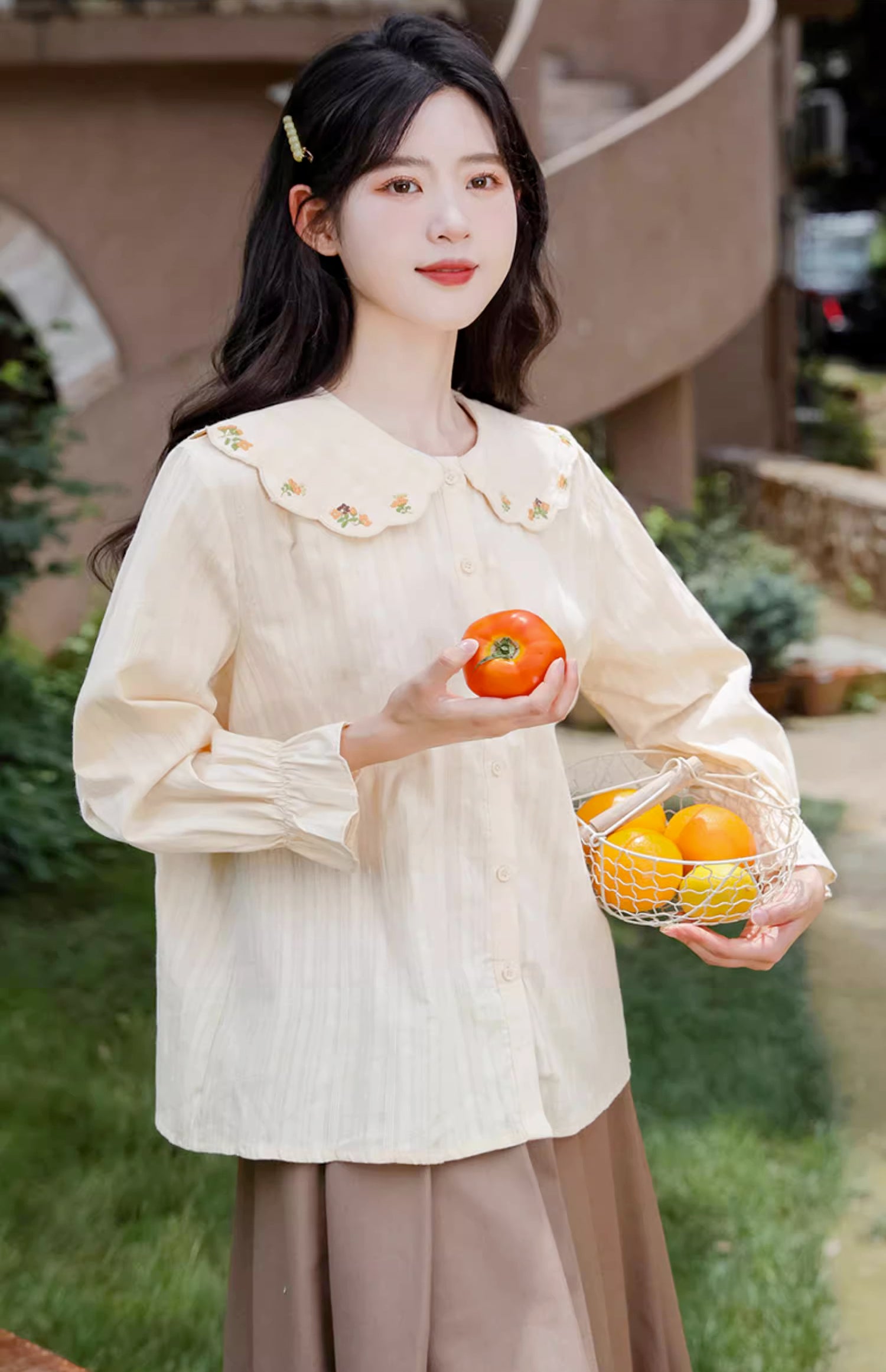 Floral Blooms Scallop Collar Blouse (Cream)