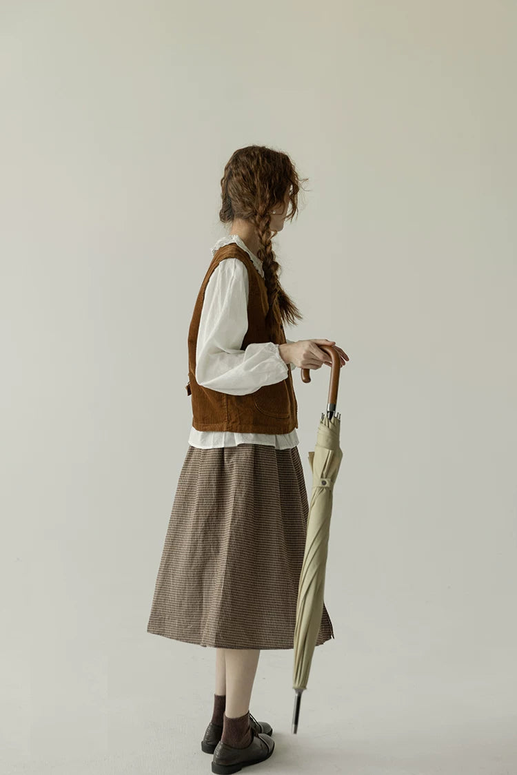 Corduroy Pocketful Vest (Brown)