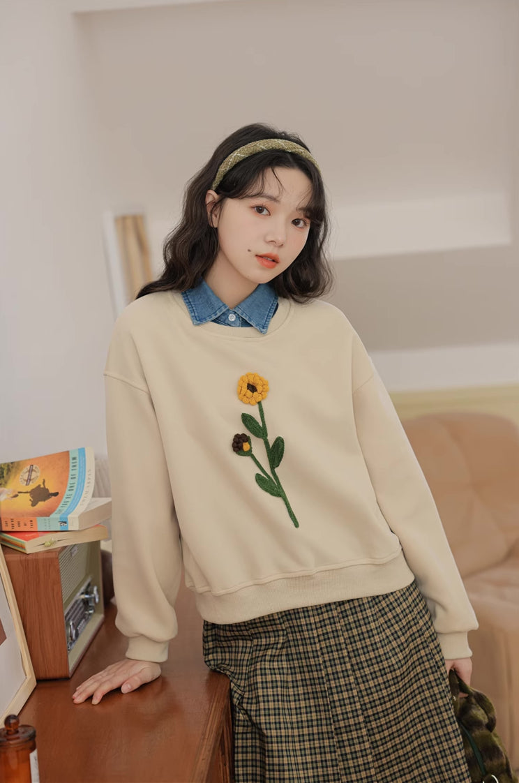 Pom Pom Wildflower Sweatshirt (Cream)