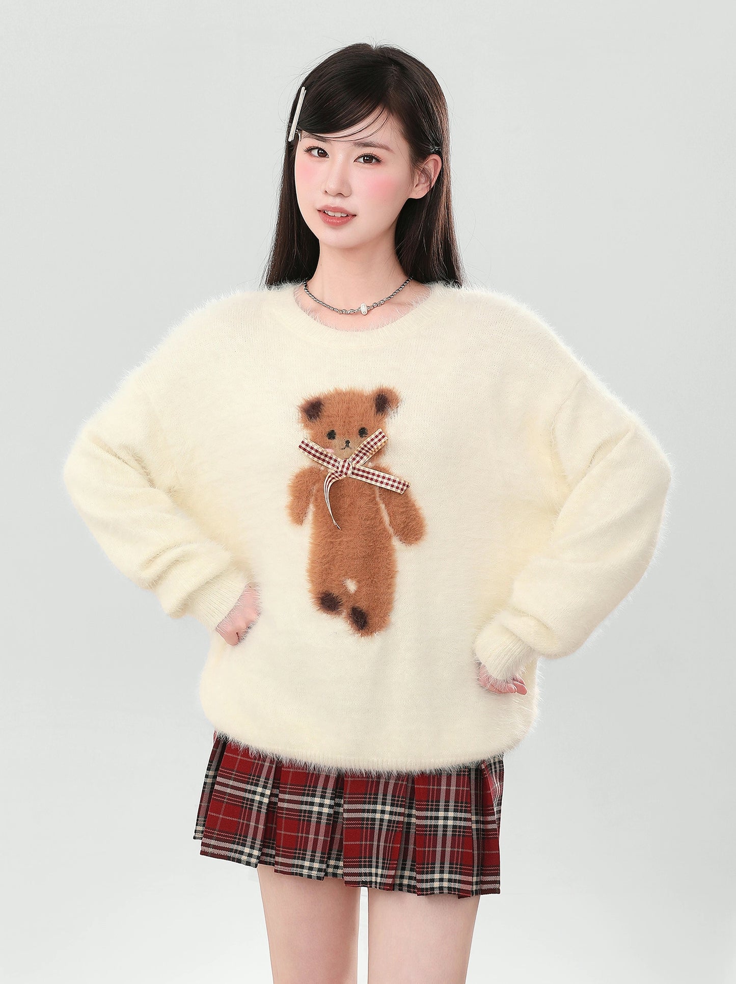 Fuzzy Bear Sweater (Cream)