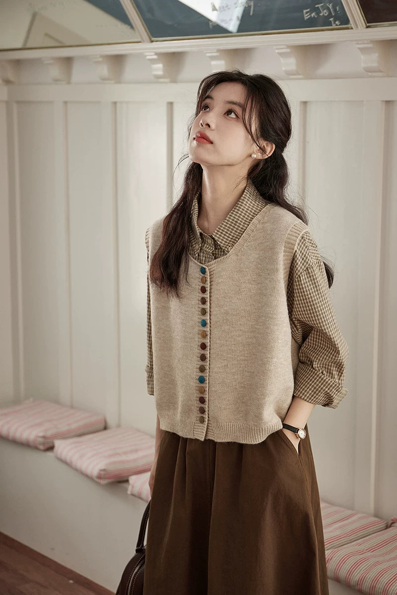 Chocolate Buttons Knitted Vest (2 Colors)