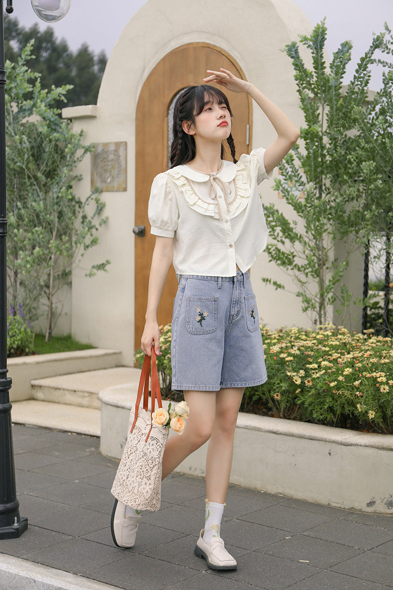 Posy Pockets Embroidered Shorts (Light Denim)