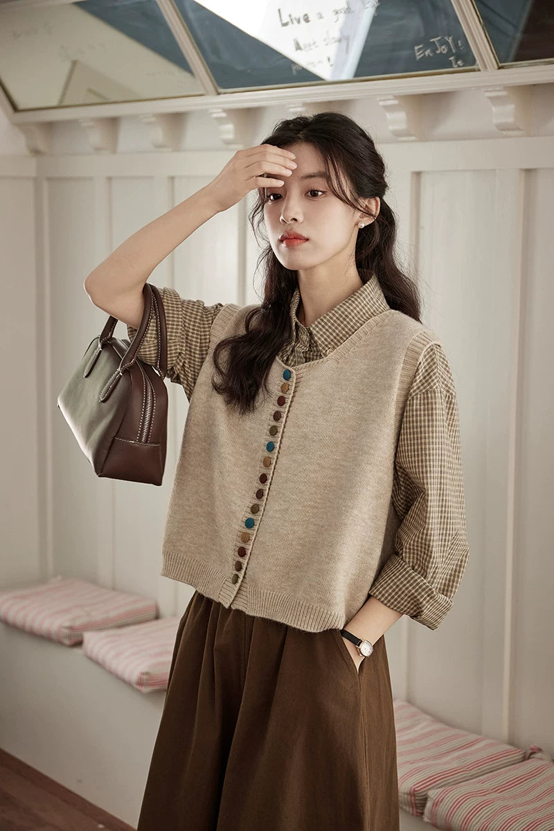 Chocolate Buttons Knitted Vest (2 Colors)