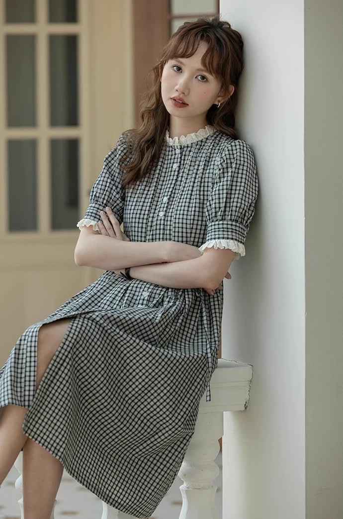 Button Up Plaid Midi Dress (Black/White)