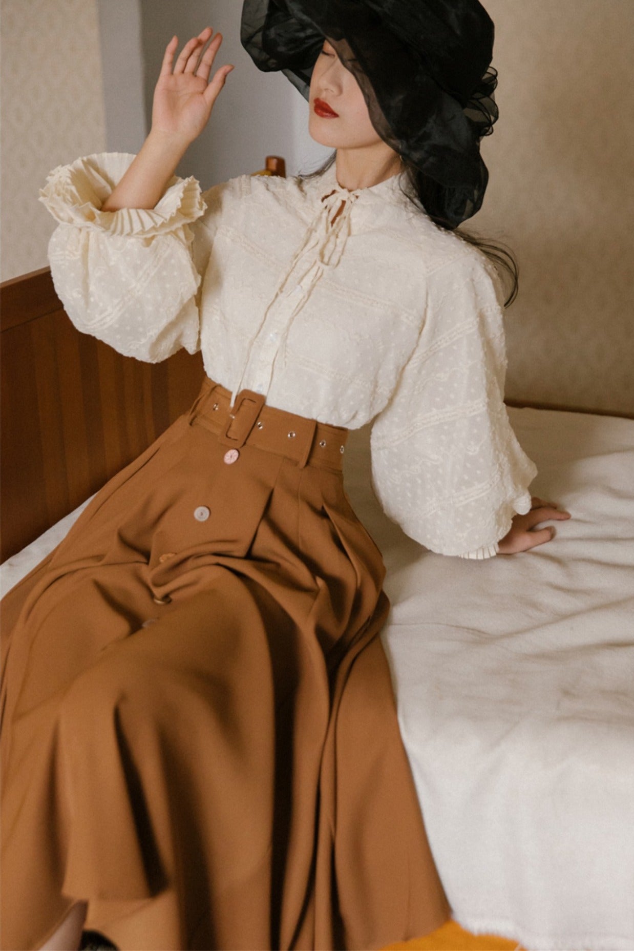 Dobby Puff Sleeve Blouse (Cream)