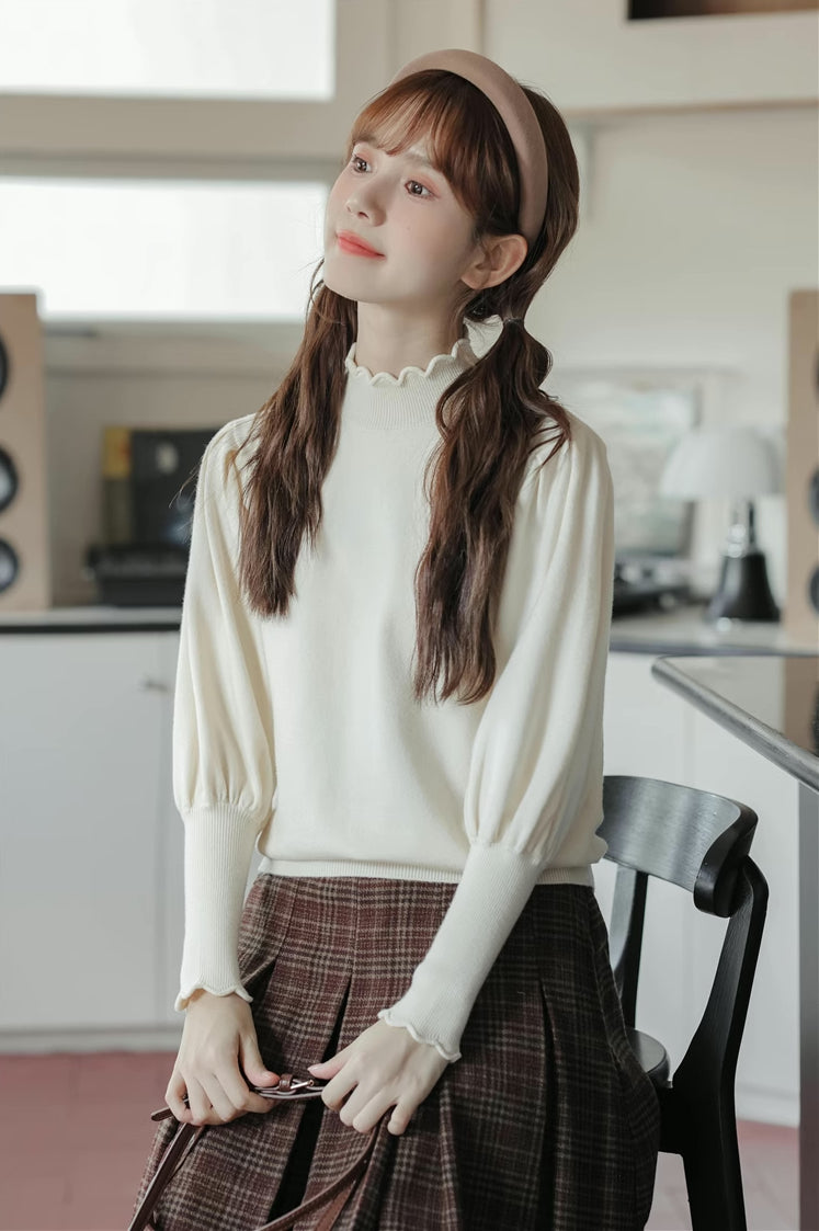 Scallop Trim Puff Sleeve Sweater (Cream)