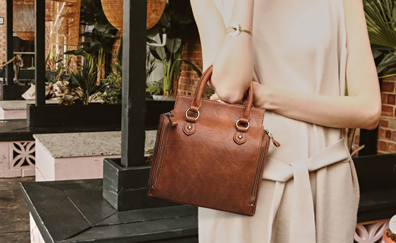 Traveller's Carry-All Bag (Cognac Brown)