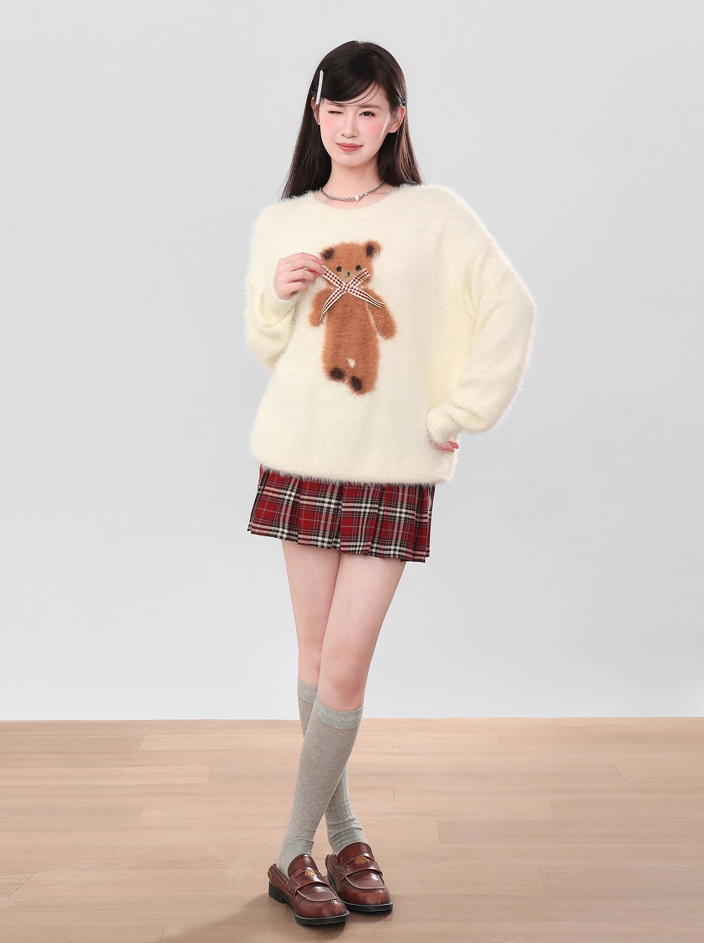 Fuzzy Bear Sweater (Cream)