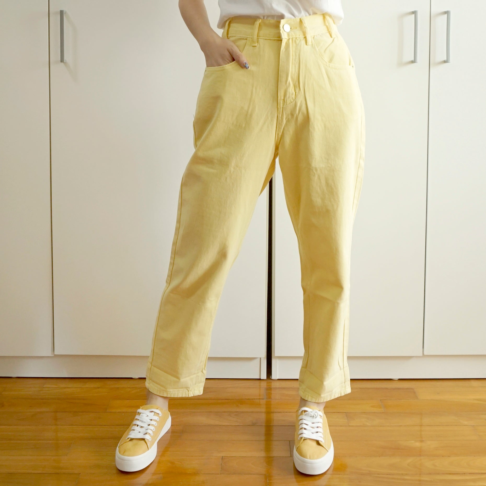 Pastel yellow outlet jeans