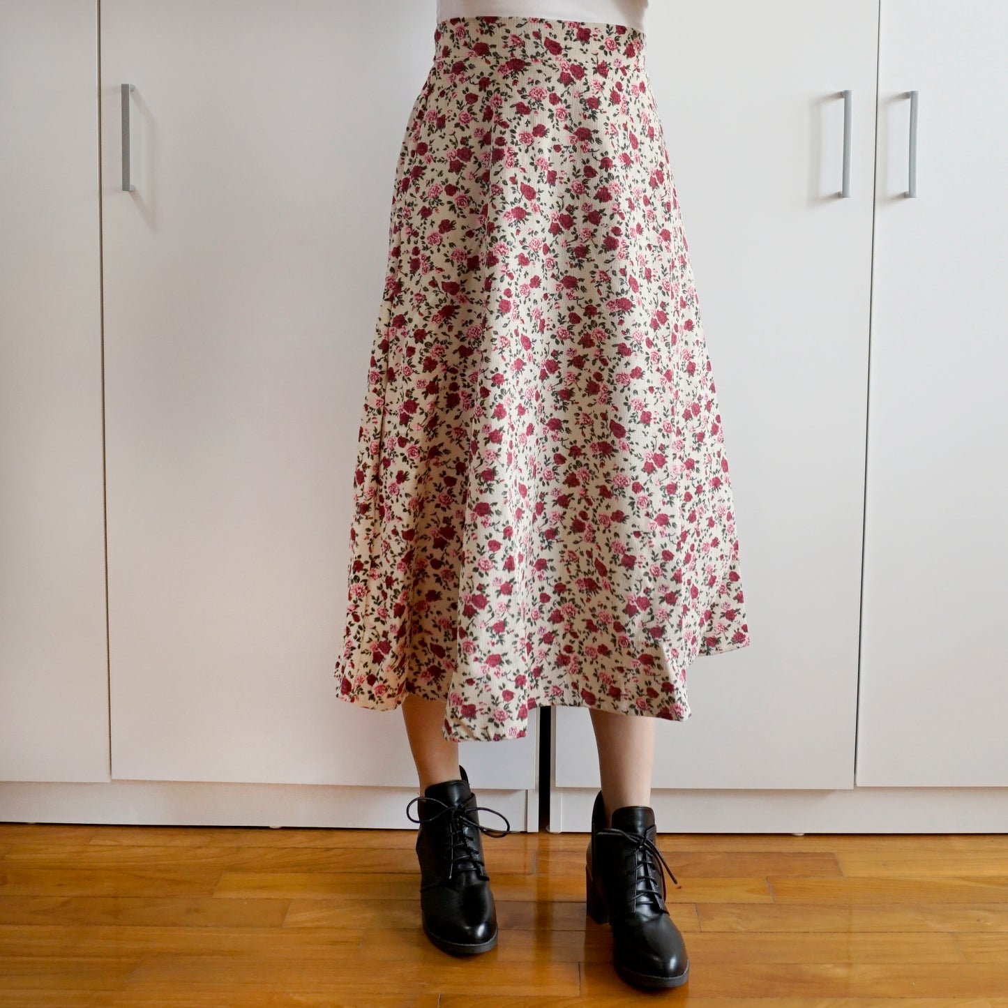 Rose Corduroy Midi Skirt (2 Colors)