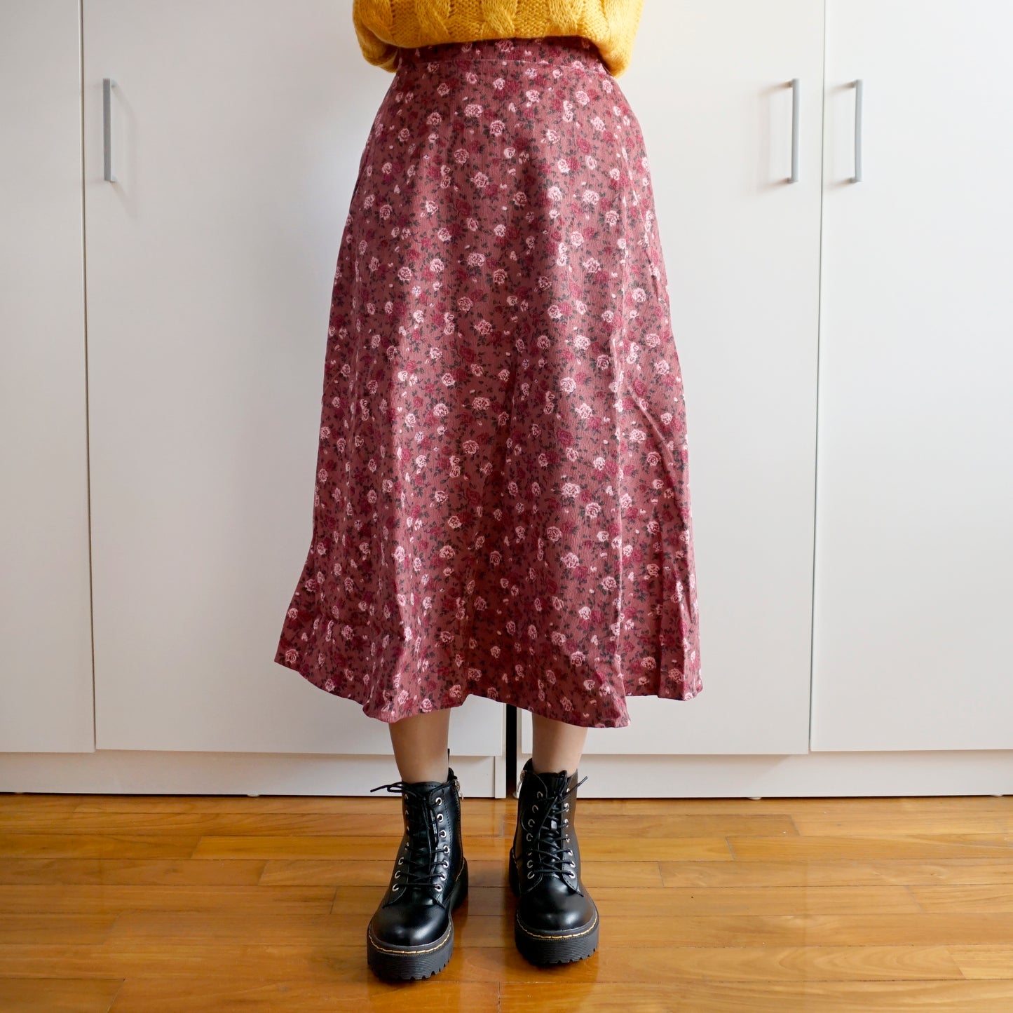 Rose Corduroy Midi Skirt (2 Colors)