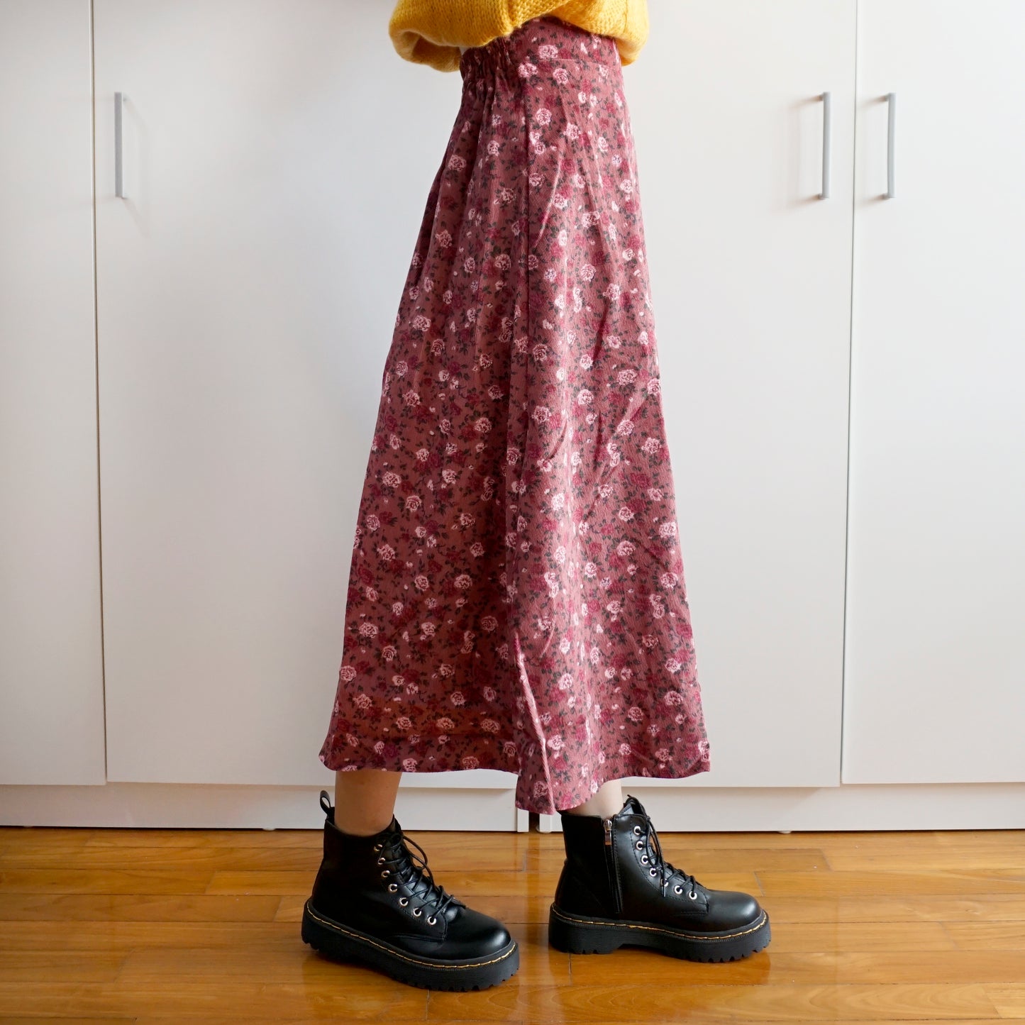 Rose Corduroy Midi Skirt (2 Colors)