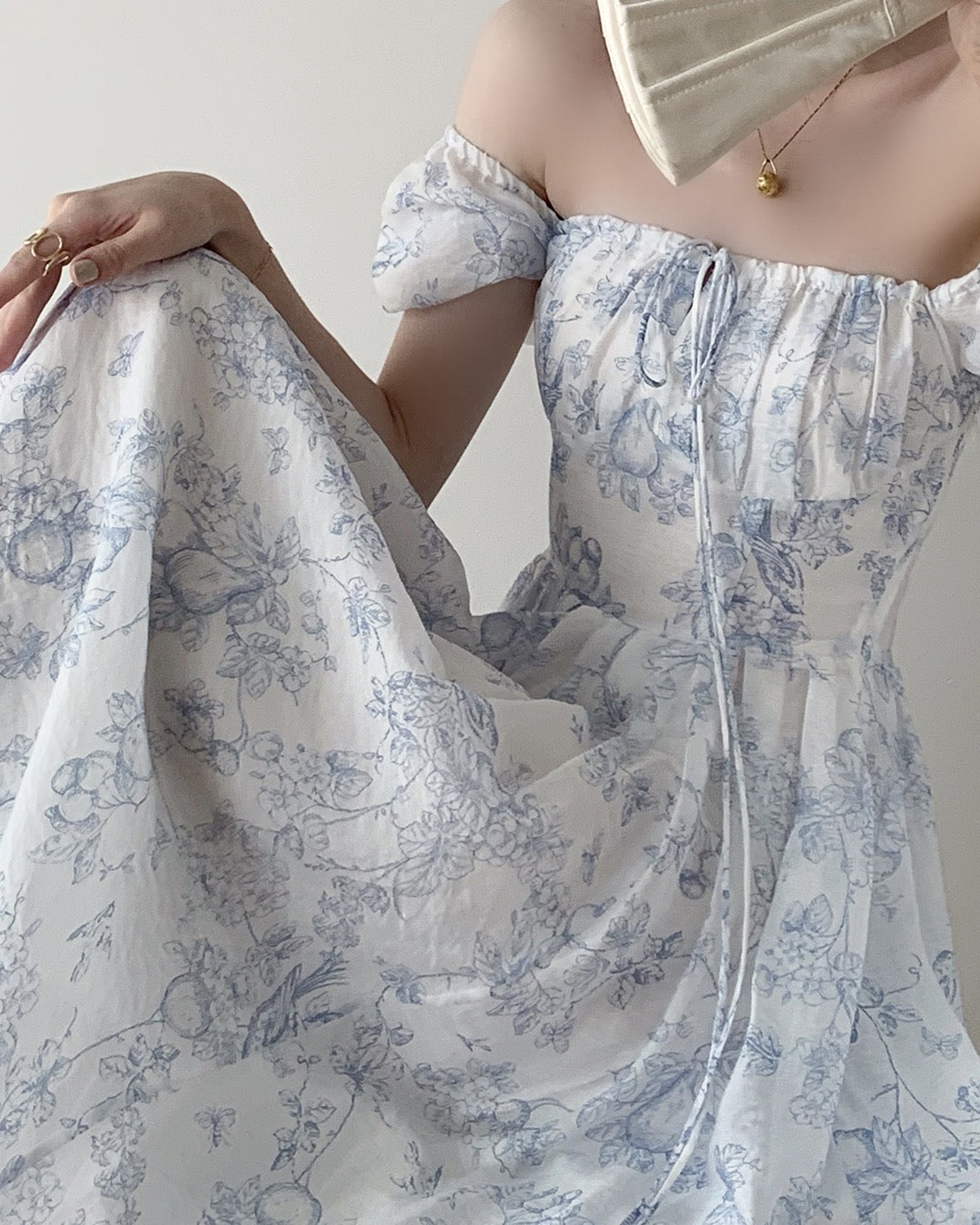 Porcelain Sketch Midi Dress (White/Blue)