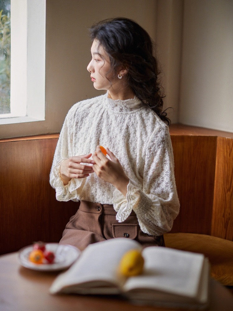 Daisy Lace Blouse (Cream)