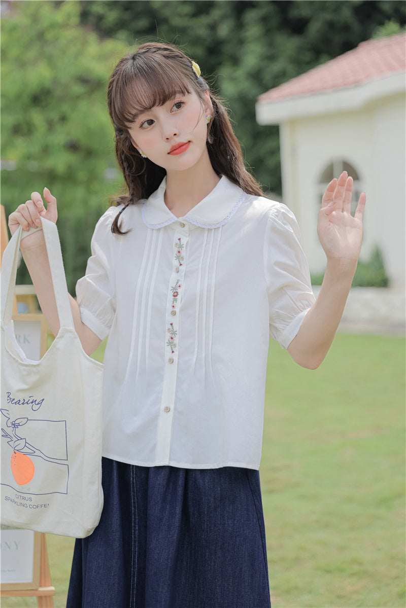 Little Floral Embroidered Blouse (White)