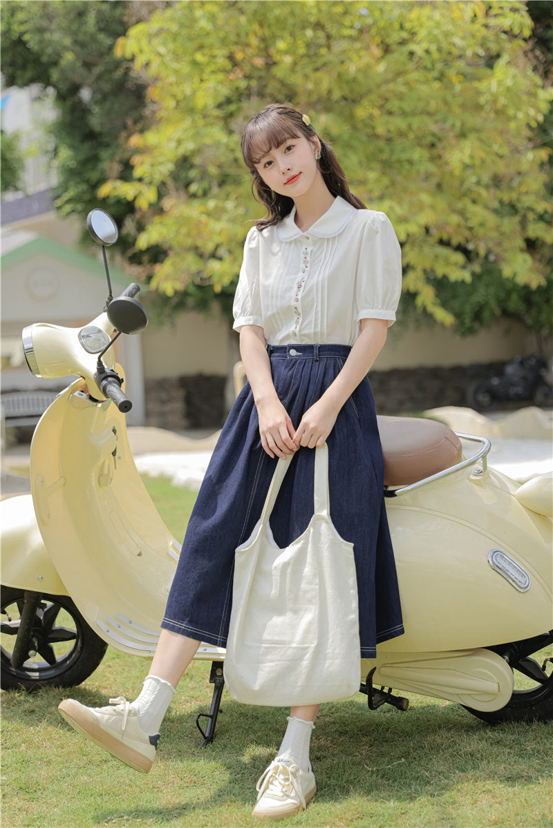 Little Floral Embroidered Blouse (White)