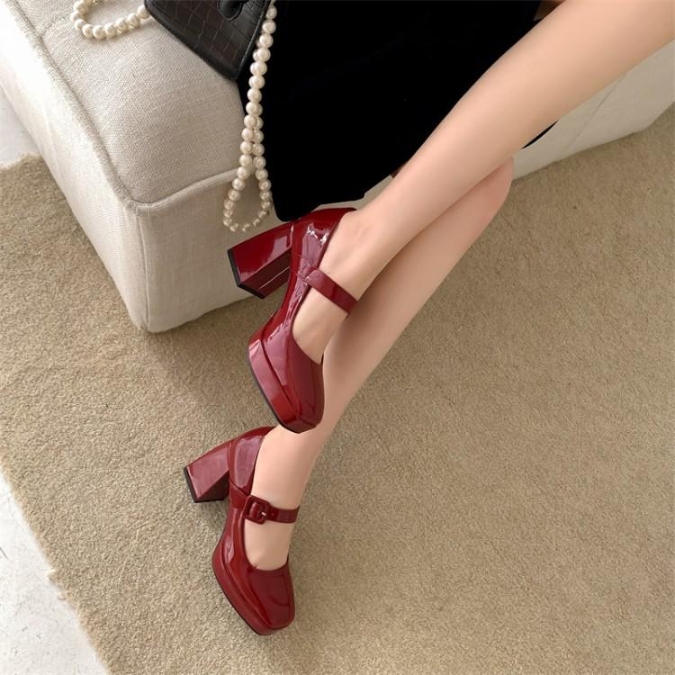 Classy best sale platform heels