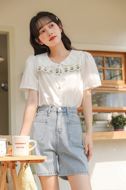 Daisy Chain Scalloped Blouse (White)