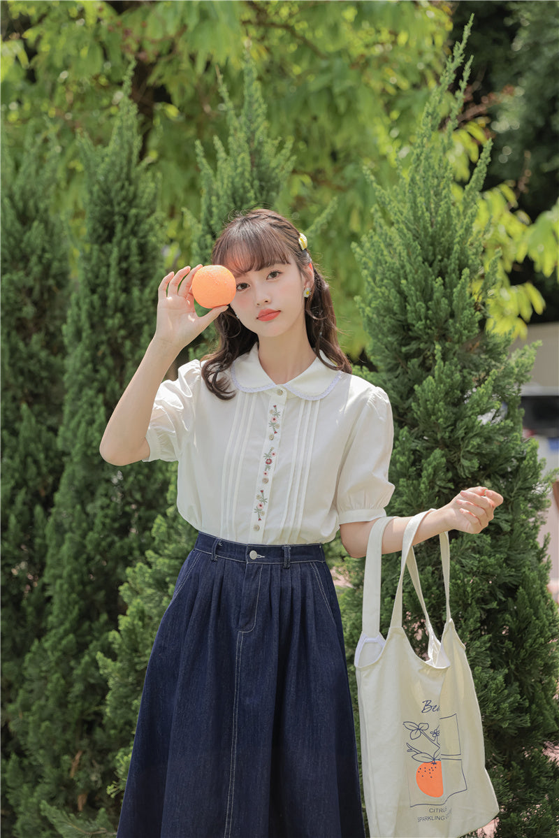 Little Floral Embroidered Blouse (White)