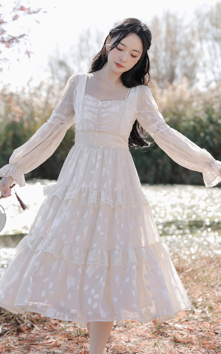 Ethereal Dreams Midi Dress (White) M Ethereal Dreams Midi Dress (White) M