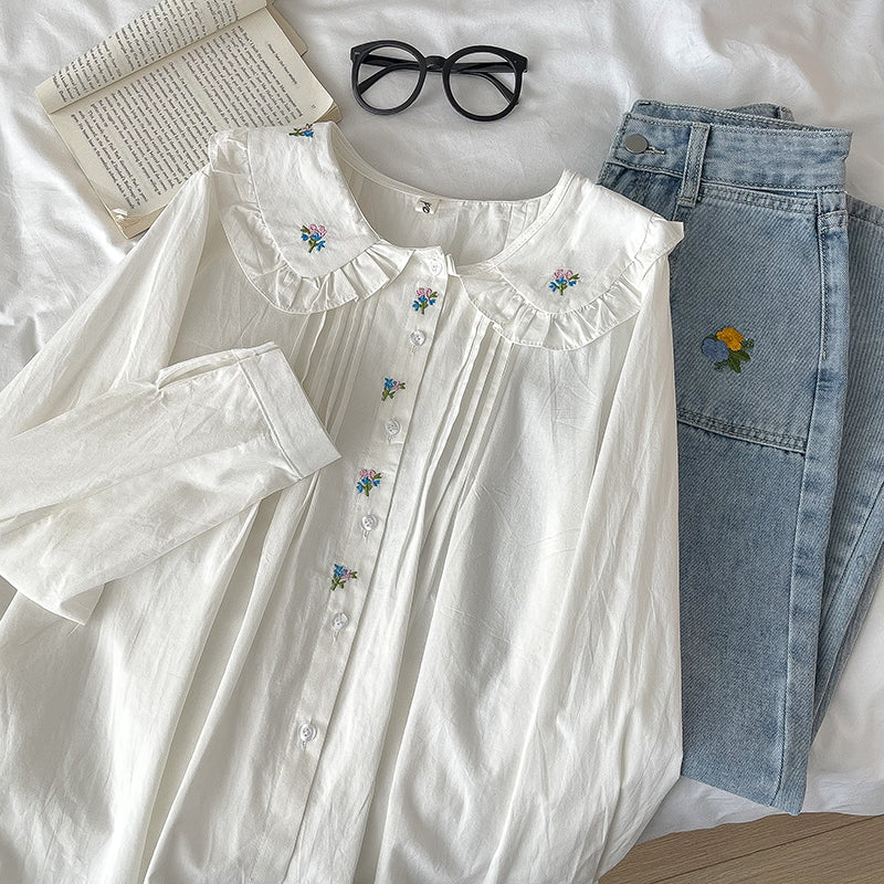 Ditsy Embroidered Peter Pan Blouse (White)