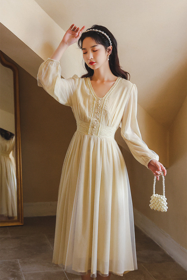 Field Of Dreams Midi Dress (Cream)