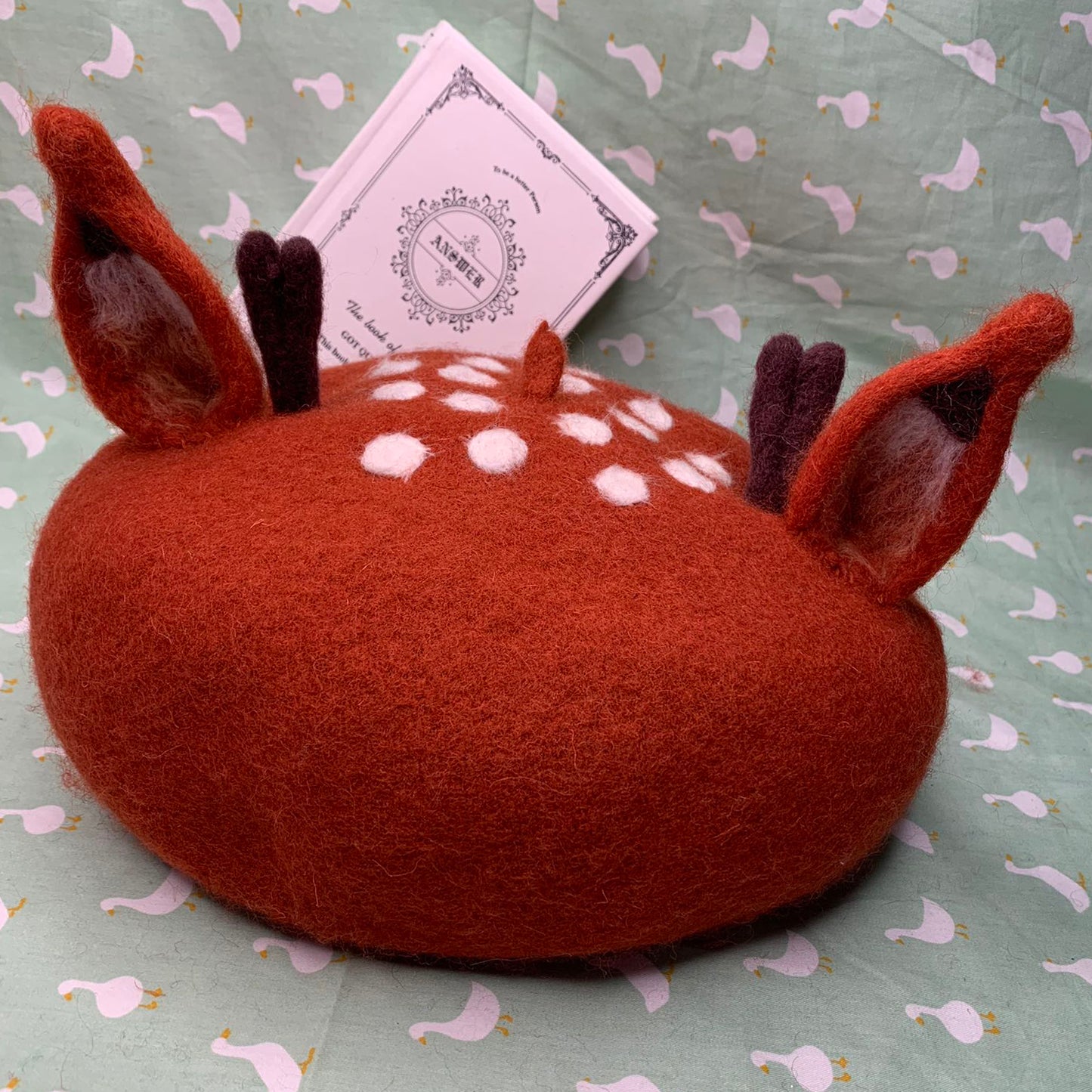 Deer Beret (Rust)