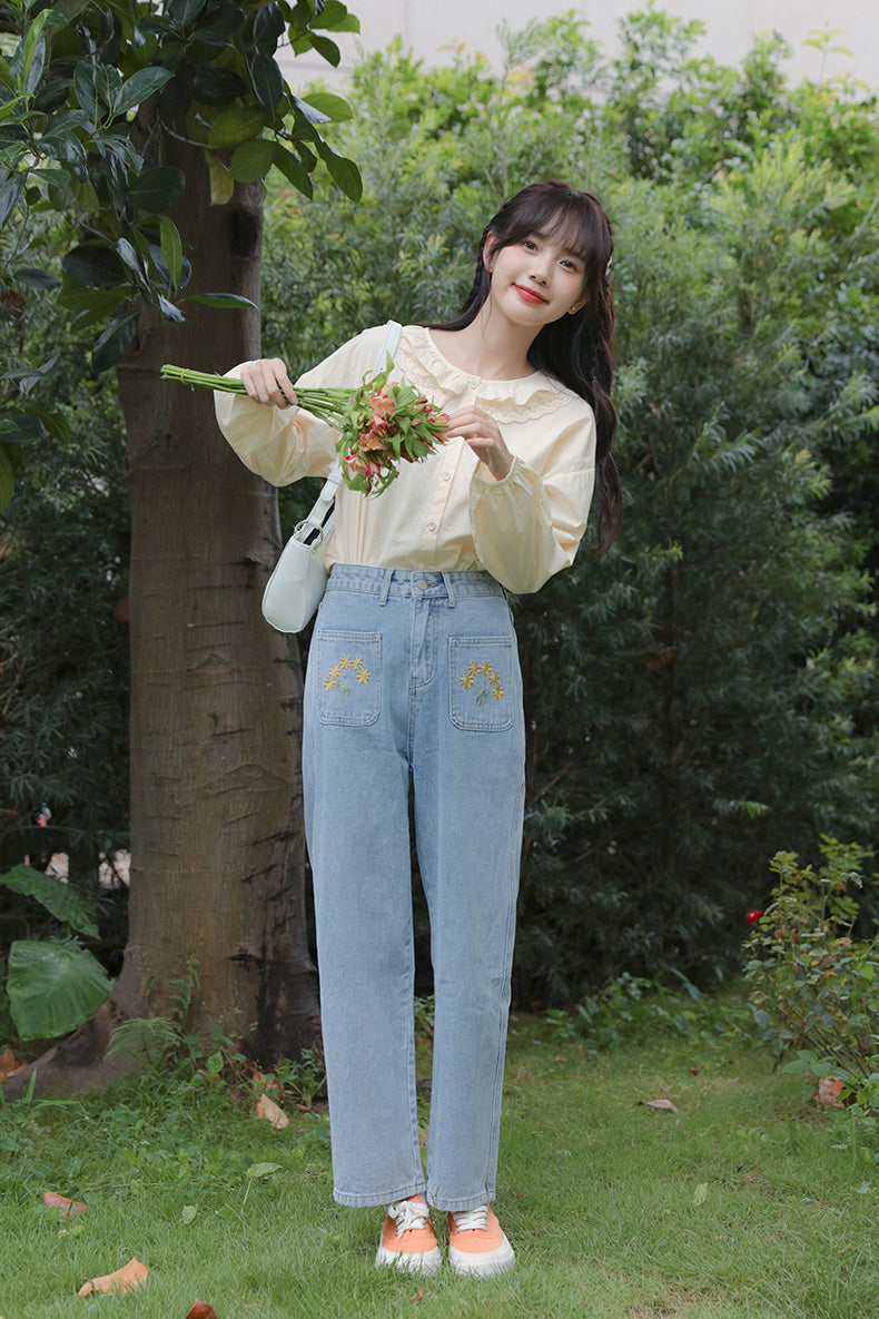Embroidered Sunflower Pocket Jeans (2 Colors)