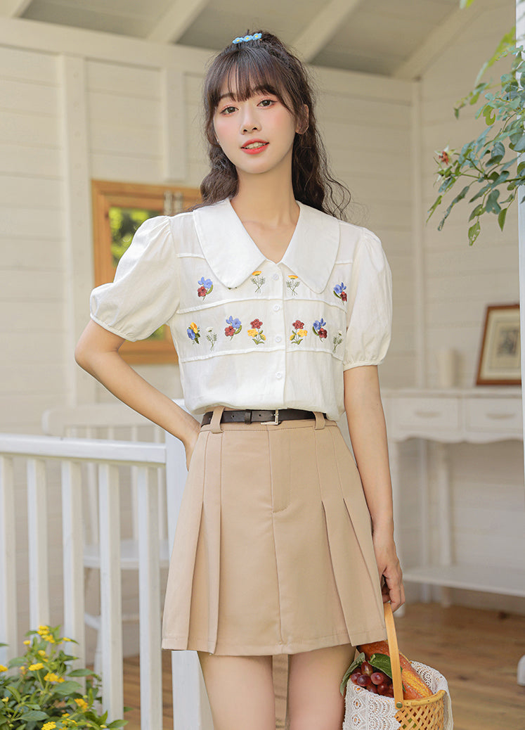 Retro Floral Embroidered Blouse (2 Colors)