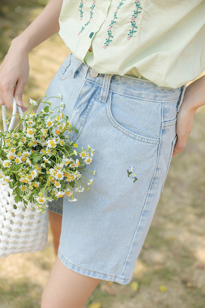 Summer Flowers Embroidered Shorts (Light Denim)