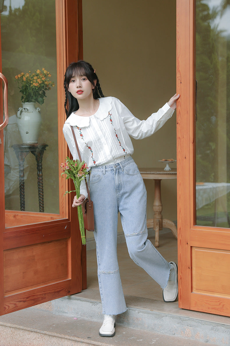 Daisy Chain Embroidered Jeans (Light Denim)