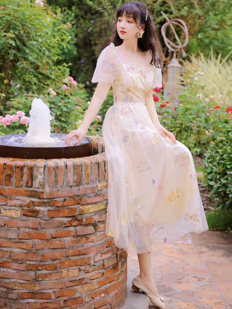 Fairytale Floral Maxi Dress (Cream)