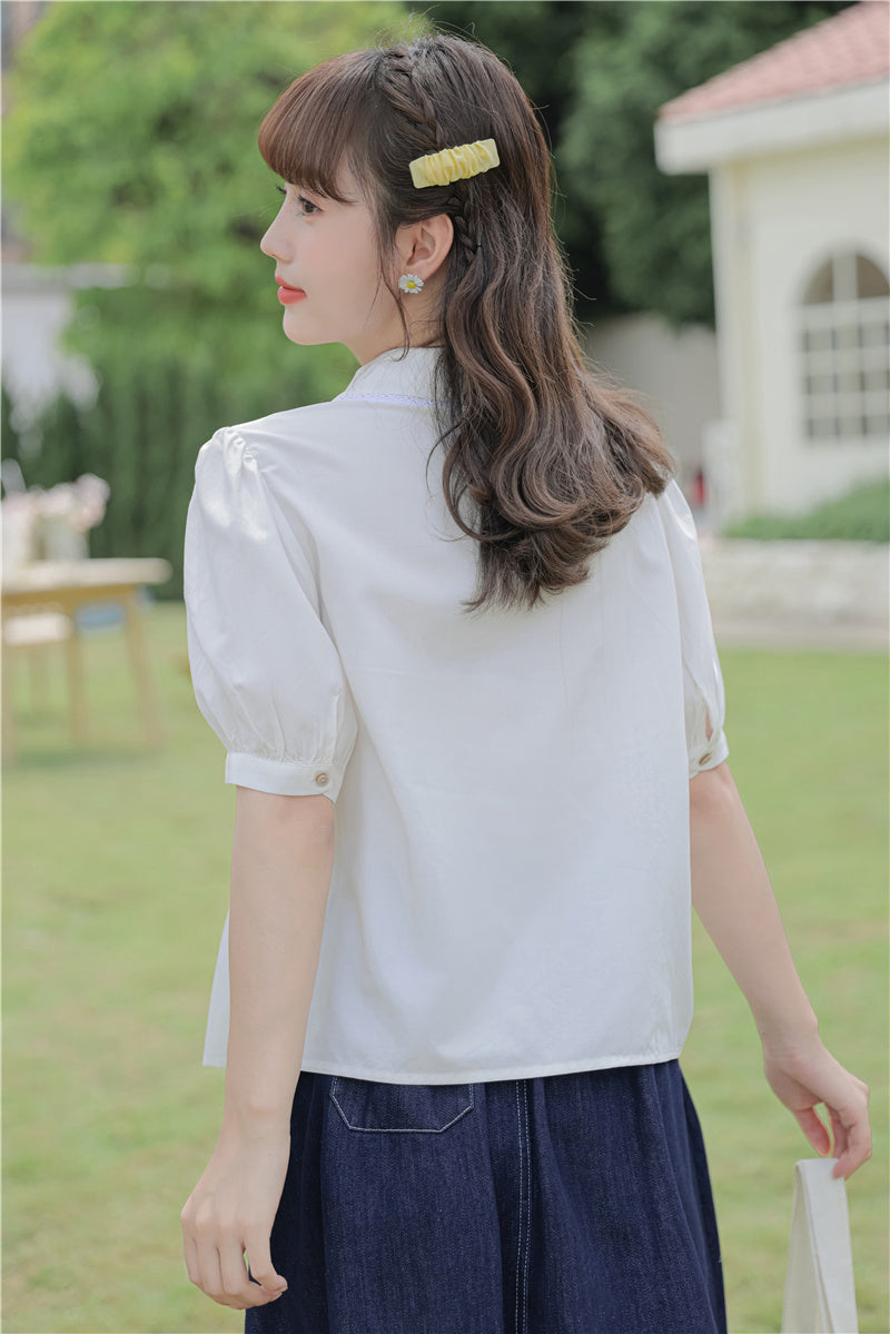 Little Floral Embroidered Blouse (White)